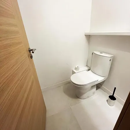 Ideally Located, Air-conditioned * Grenoble